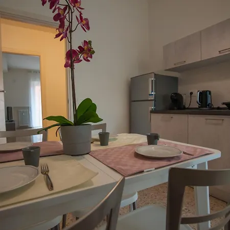 Apartment Italianflat - Via Steeb Apartment, 5 Min Walk From Arena